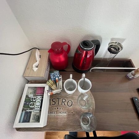 Boutique Zimmer Privat 1-4 Personen Frankfurt am Main Eksteriør billede